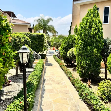 Gardens Polis